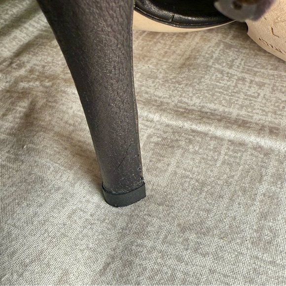 Discontinued Michael Kors Ocean Strappy Heels in Bronze Metallic, Size 7 - Picture 14 of 14